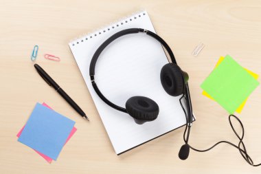 Ofis Masası kulaklık ve malzemeleri