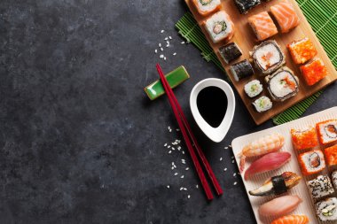 Suşi ve maki.