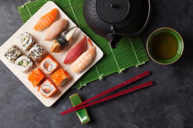 Suşi ve yeşil çay