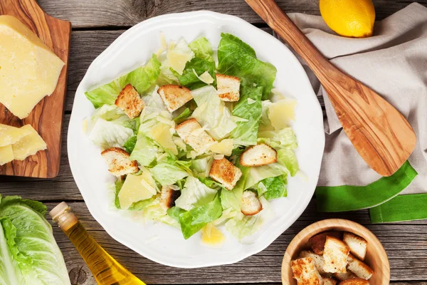 Salada de césar saudável e fresca — Fotografia de Stock