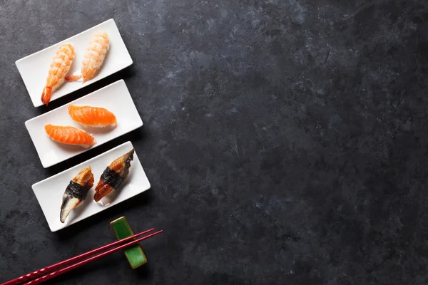 Conjunto de sushi e pauzinhos — Fotografia de Stock