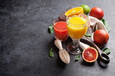 Taze turuncu ve suyu