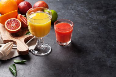 Taze turuncu ve suyu