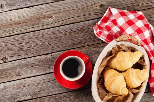 Fresh croissants and coffee — Stock Photo, Image