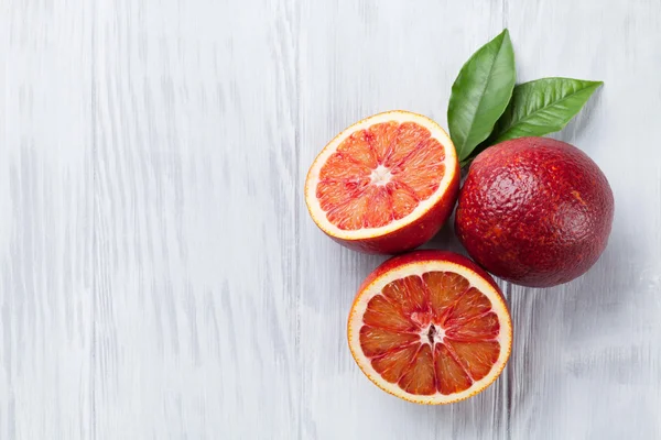 Čerstvé zralé červené pomeranče — Stock fotografie