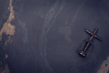 Vintage tirbuşon stone üzerinde