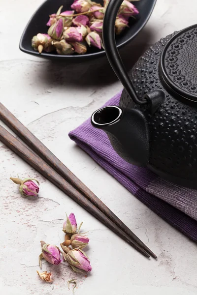 Asiático rosa chá e bule — Fotografia de Stock