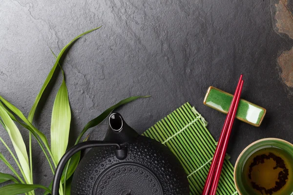 Asian tea bowl and teapot — Stock Photo, Image