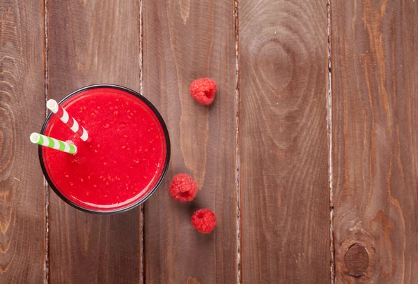 Himbeer-Smoothie und Beeren — Stockfoto