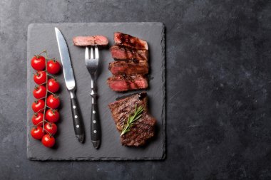 Izgara striploin biftek