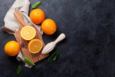 taze turuncu meyveler