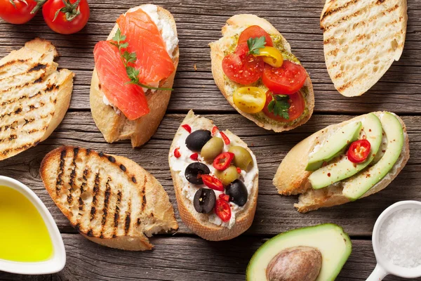 Toast mackor med avokado — Stockfoto