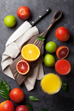 Taze turuncu ve suyu