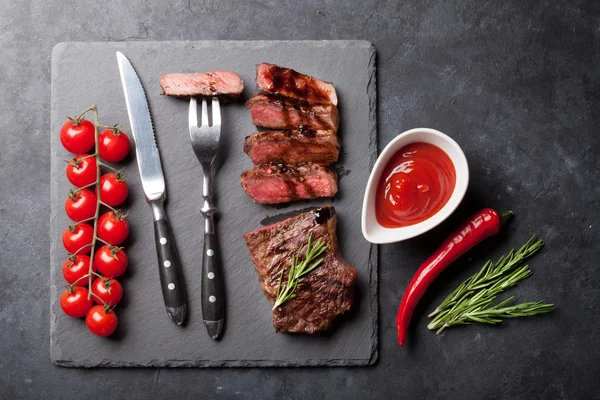 Gegrilltes Rindersteak — Stockfoto