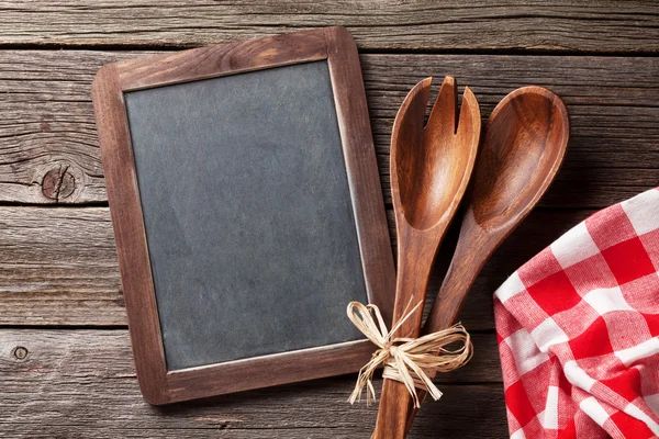 Yazı tahtası ve mutfak aletleri — Stok fotoğraf