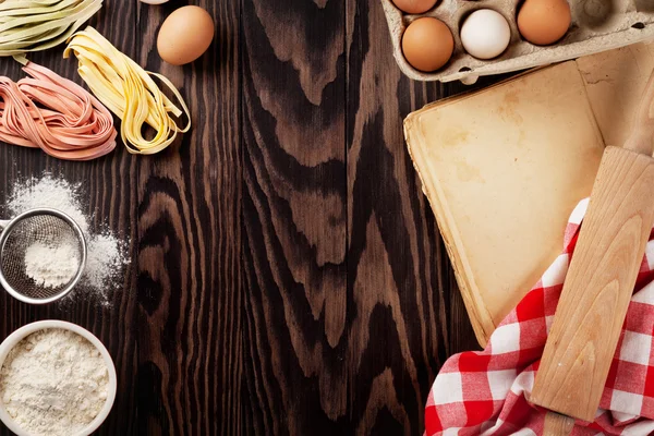 Hausgemachte Pasta kochen — Stockfoto