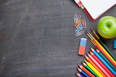 okul malzemeleri karatahta geçmişi