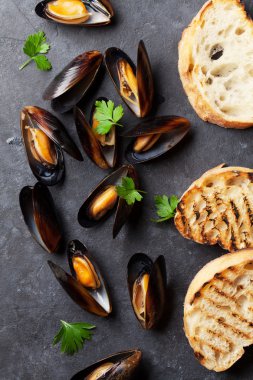 Midye ve ekmek tost