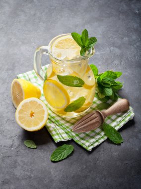 limon ile limonata sürahi
