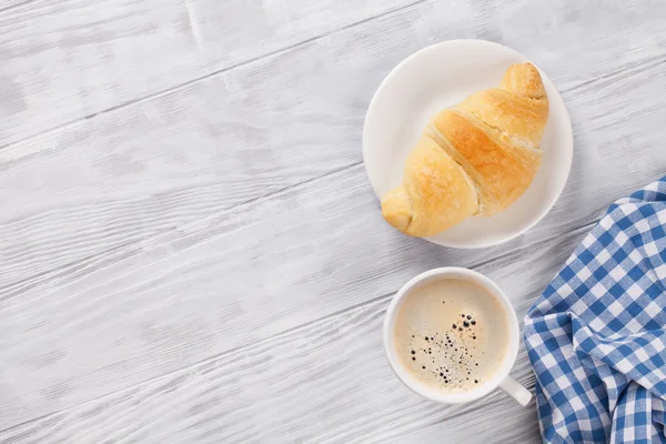 Fresh croissant and coffee — Stock Photo, Image