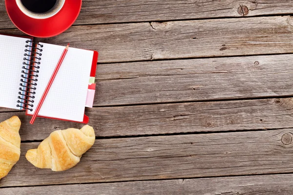 Fresh croissants and coffee — Stock Photo, Image