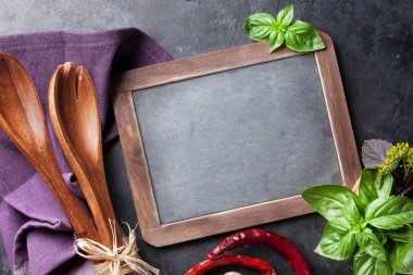 Yazı tahtası ve Bahçe otlar