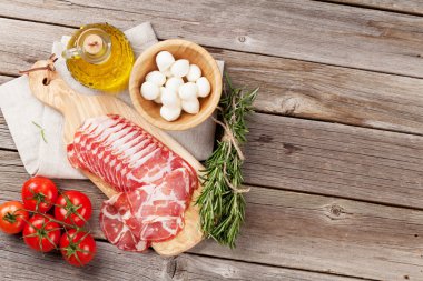 Jambon ve mozzarella ile sebze 