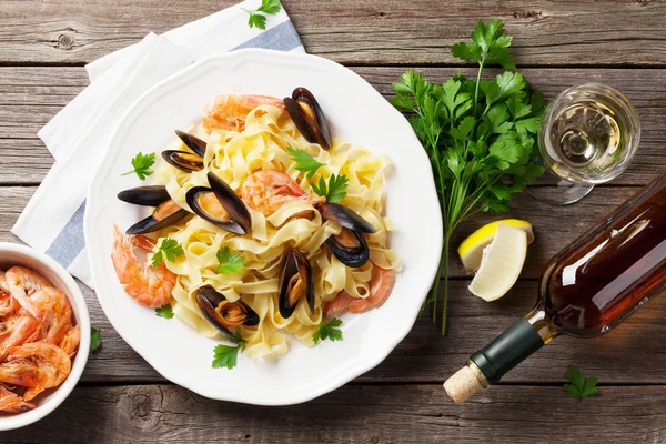 Pasta con frutti di mare — Foto Stock