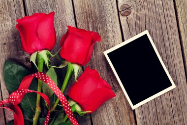 Sevgililer günü gül ve fotoğraf çerçevesi