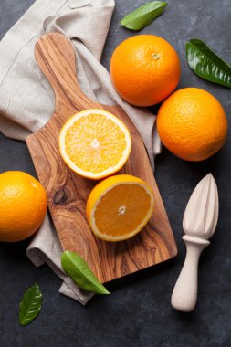 taze turuncu meyveler