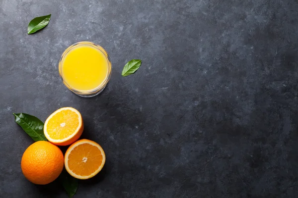 Fruits et jus d'orange frais — Photo