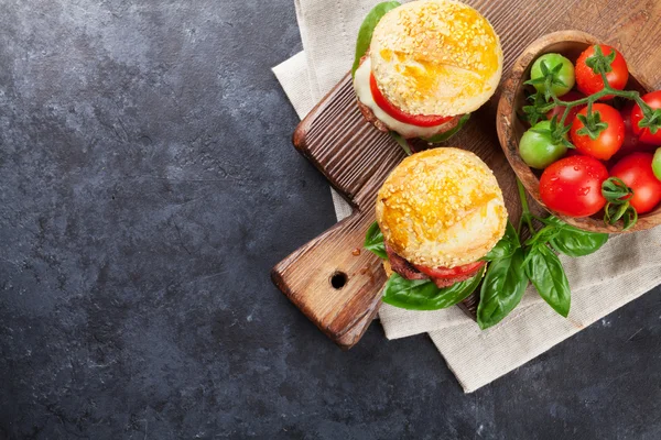 Hamburguesas caseras con carne de res — Foto de Stock