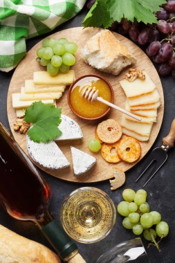 Şarap, üzüm, peynir ve bal