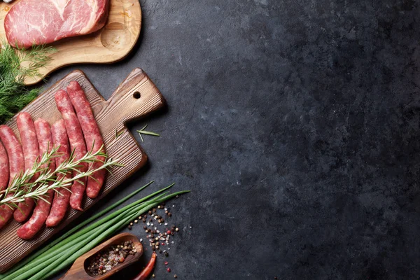 Wurst und Fleisch kochen — Stockfoto