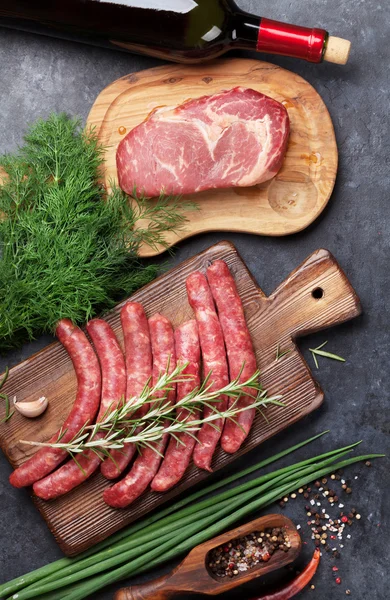 Wurst und Fleisch kochen — Stockfoto