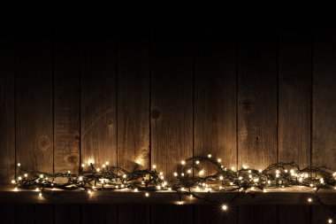 Noel ışıkları sarı