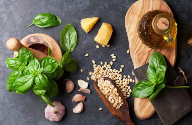 pesto sosu malzemeler