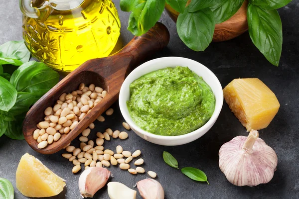 Ingredientes de salsa Pesto — Foto de Stock