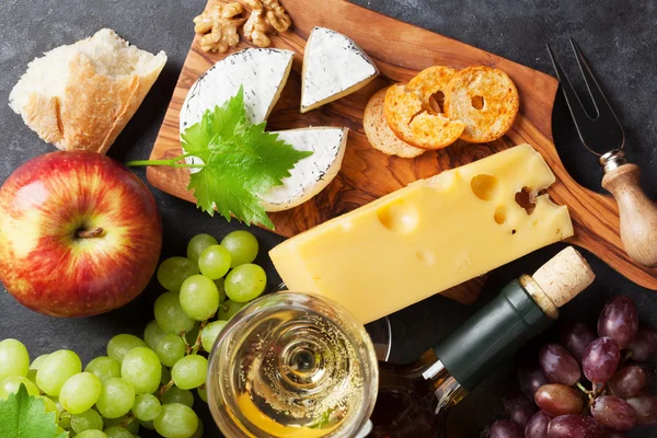 Bicchiere di vino bianco e cibo — Foto Stock