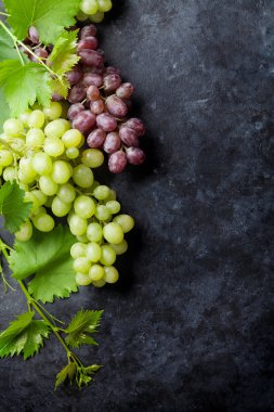 kırmızı ve beyaz üzümler