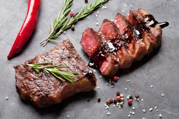 Filete de ternera a la parrilla — Foto de Stock