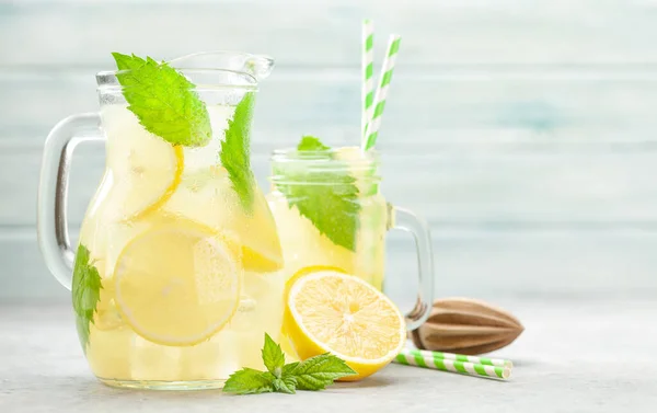 Mason Jar Jug Lemon Mint Homemade Lemonade Copy Space — Stock Photo, Image