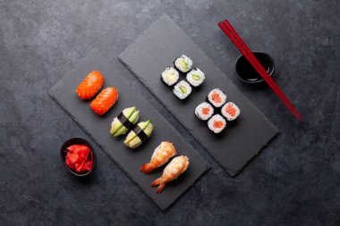 Japon suşi seti. Üst görünüm düzlüğü