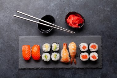 Japon suşi seti. Üst görünüm düzlüğü