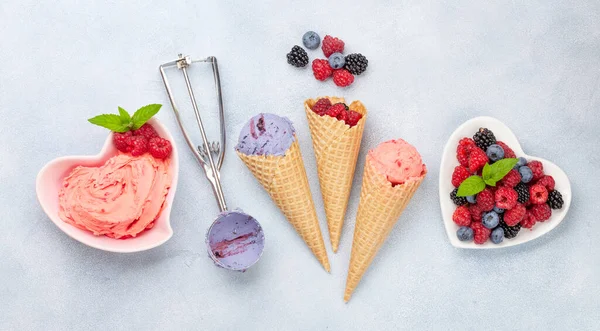 Berry Vanilla Ice Cream Sundae Вигляд Згори — стокове фото