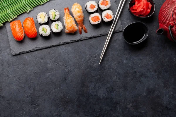 Japanse Sushi Set Bovenaanzicht Plat Lag Met Kopieerruimte — Stockfoto