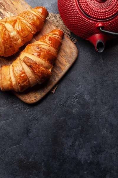 Tea Croissant Reggelire Top View Lakás Feküdt Másolási Hely — Stock Fotó