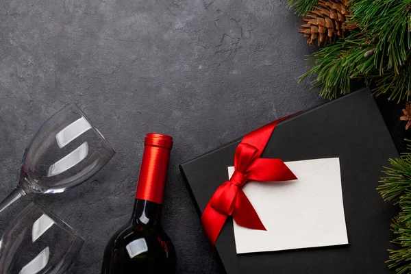 Carte Voeux Noël Avec Sapin Vin Coffret Cadeau Sur Fond — Photo