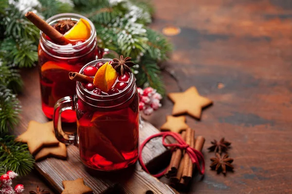 Tarjeta Felicitación Navideña Con Vino Caliente Galletas Jengibre Árbol Navidad — Foto de Stock