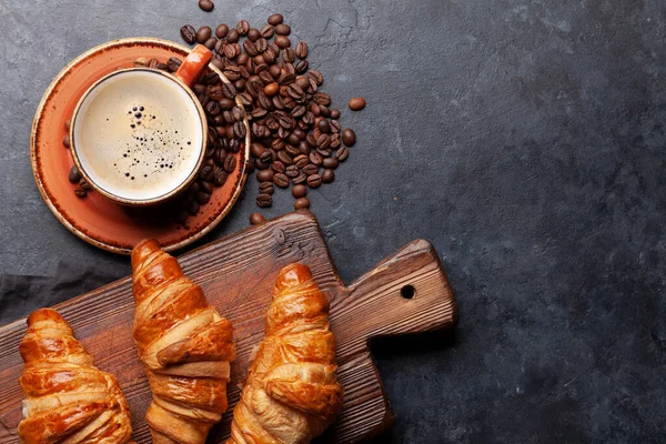 Espresso Koffie Croissants Als Ontbijt Bovenaanzicht Plat Lag Met Kopieerruimte — Stockfoto